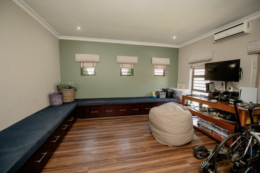 5 Bedroom Property for Sale in Baillie Park North West